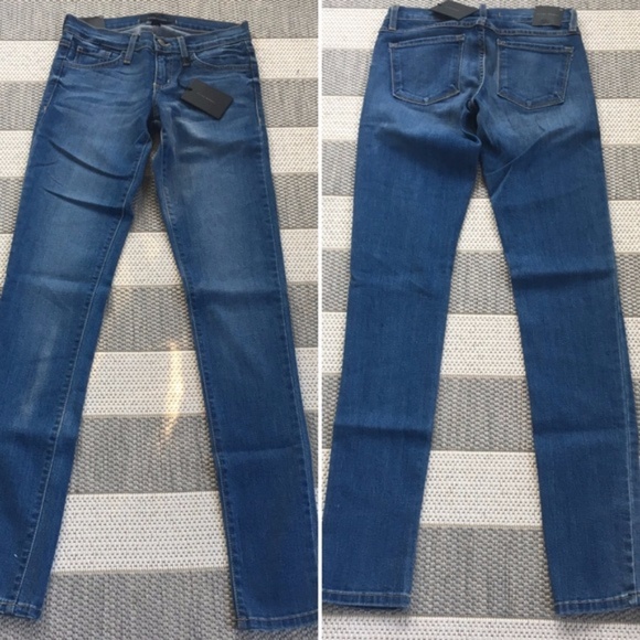 NWT Medium Wash Skinny Jeans Size 25 - Picture 6 of 7